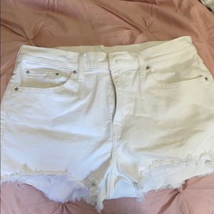 NEW Levi white shorts